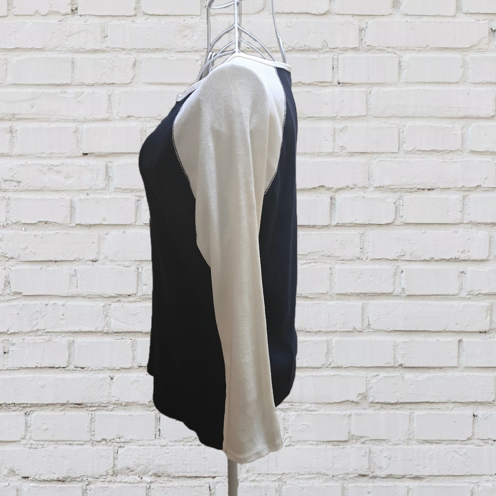 Vintage DKNY Black and White Graphic Raglan Top - Picture 2 of 4